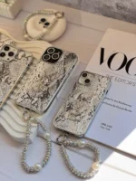 قاب YSL پایتون با آویز و محافظ لنز نگین دار - Image 6