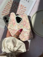 قاب پیشی در باغ گل - Image 4