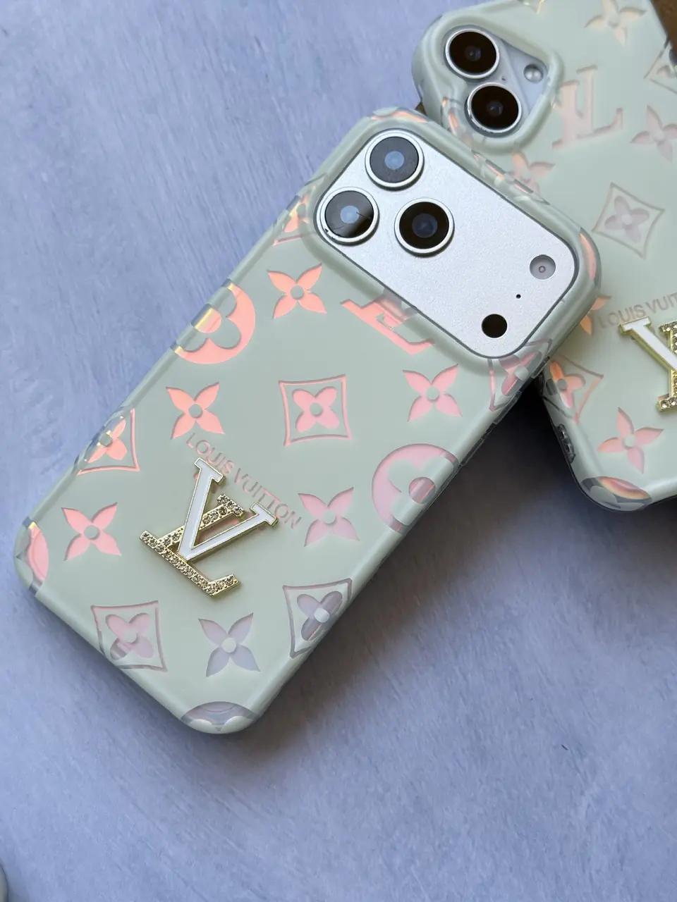 0eb4d8 قاب Louis Vuitton هولوگرامی آیفون - Image 1
